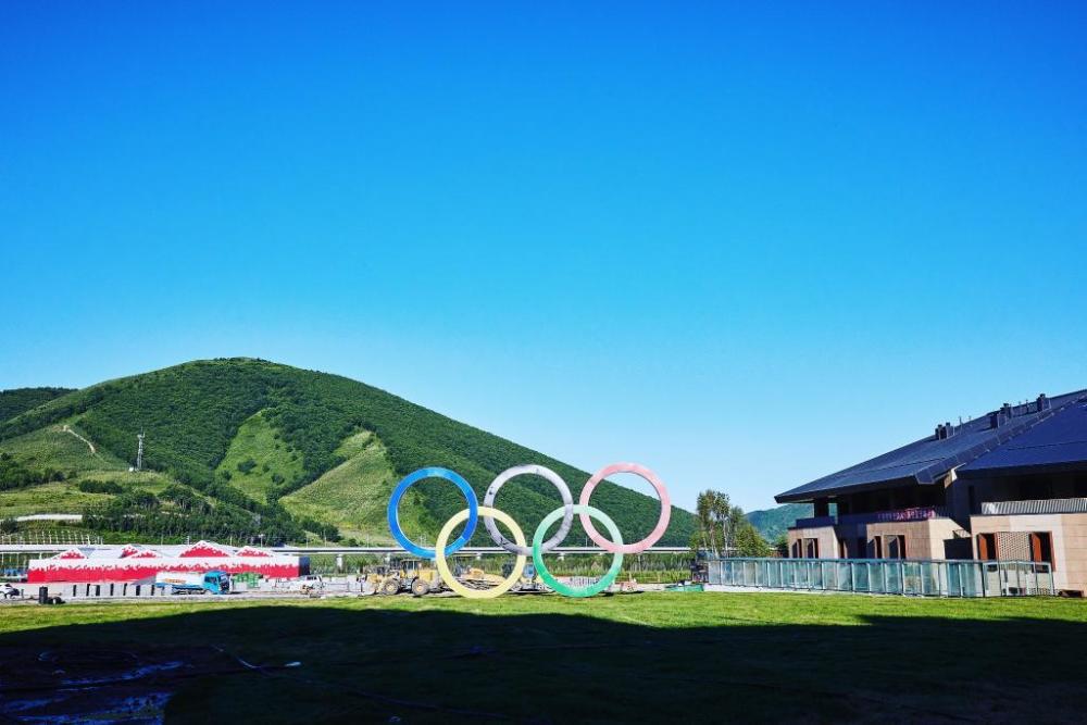 山地转播中心等各类场馆囊括其中将"三场一村"以及冬奥核心区内的