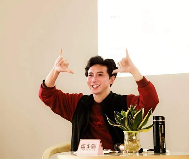 成都市政协委员梅永刚用舞蹈扩大成都天府文化影响力和辐射力