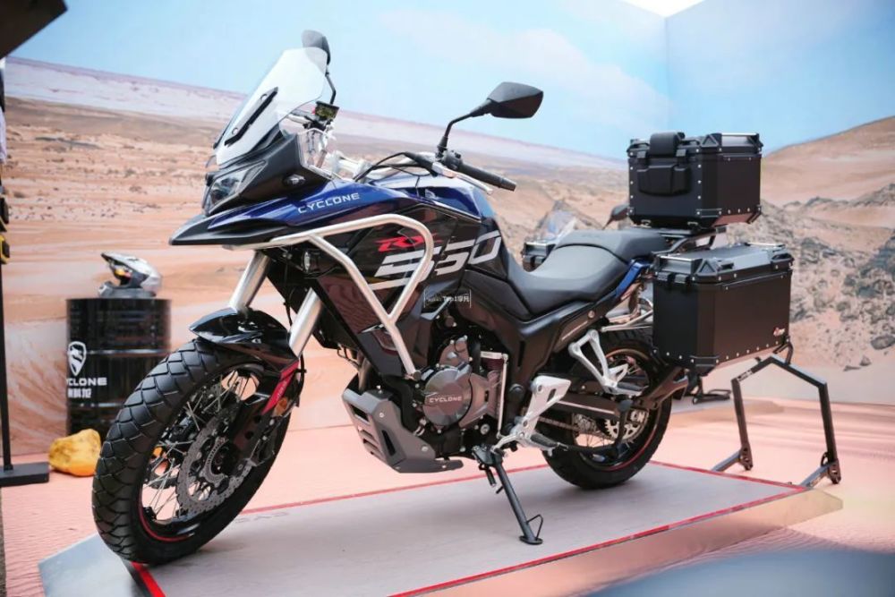 国产首款550cc双缸休旅车型赛科龙rx560重庆亮相