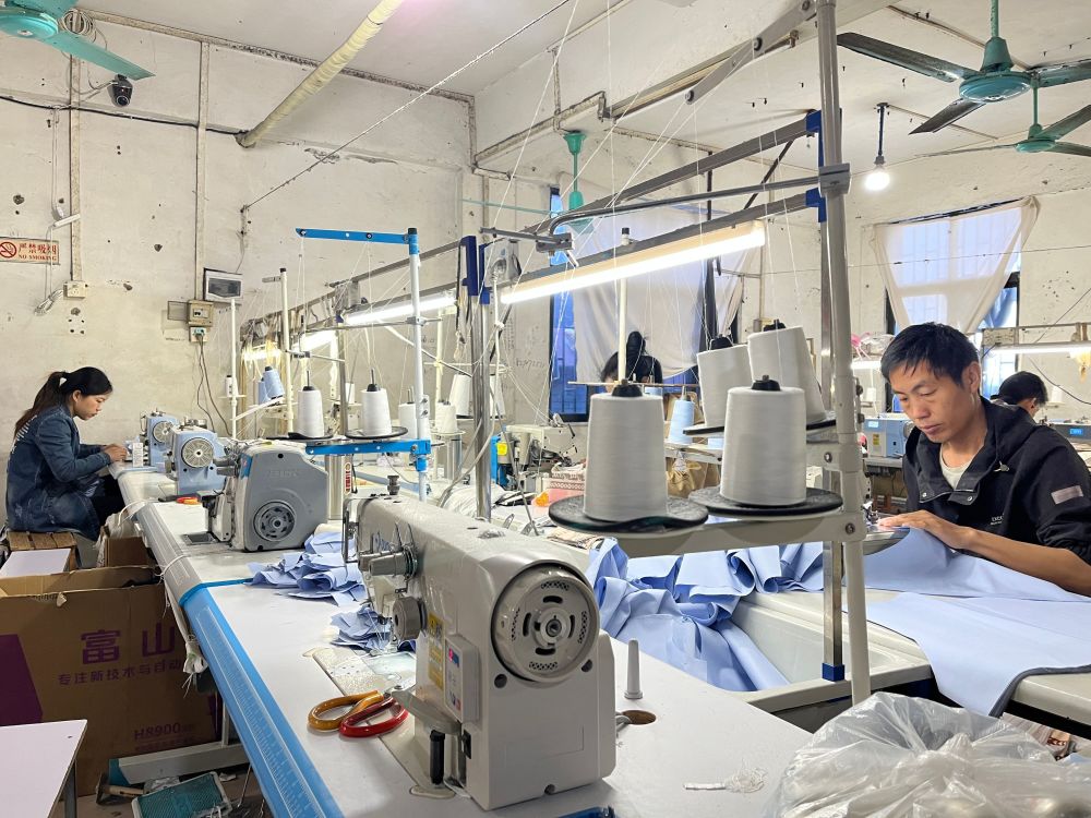 服装加工厂在行业中的重要性及其发展趋势