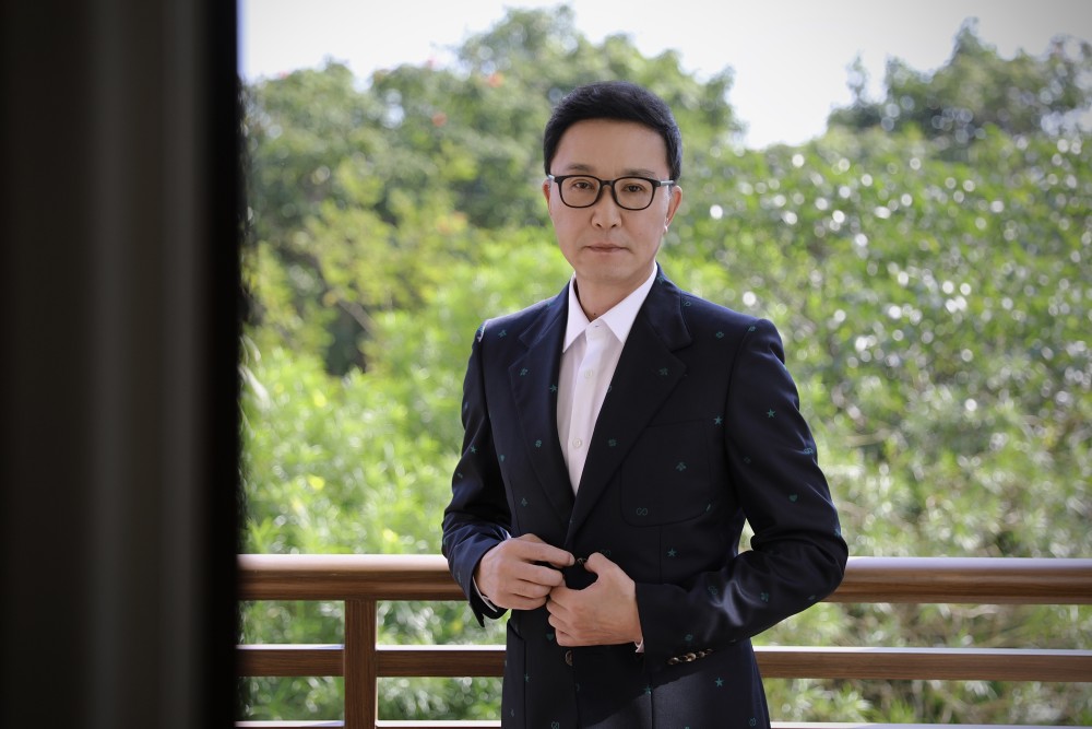 对话｜吴刚：塑造人物也是活出自己_腾讯新闻