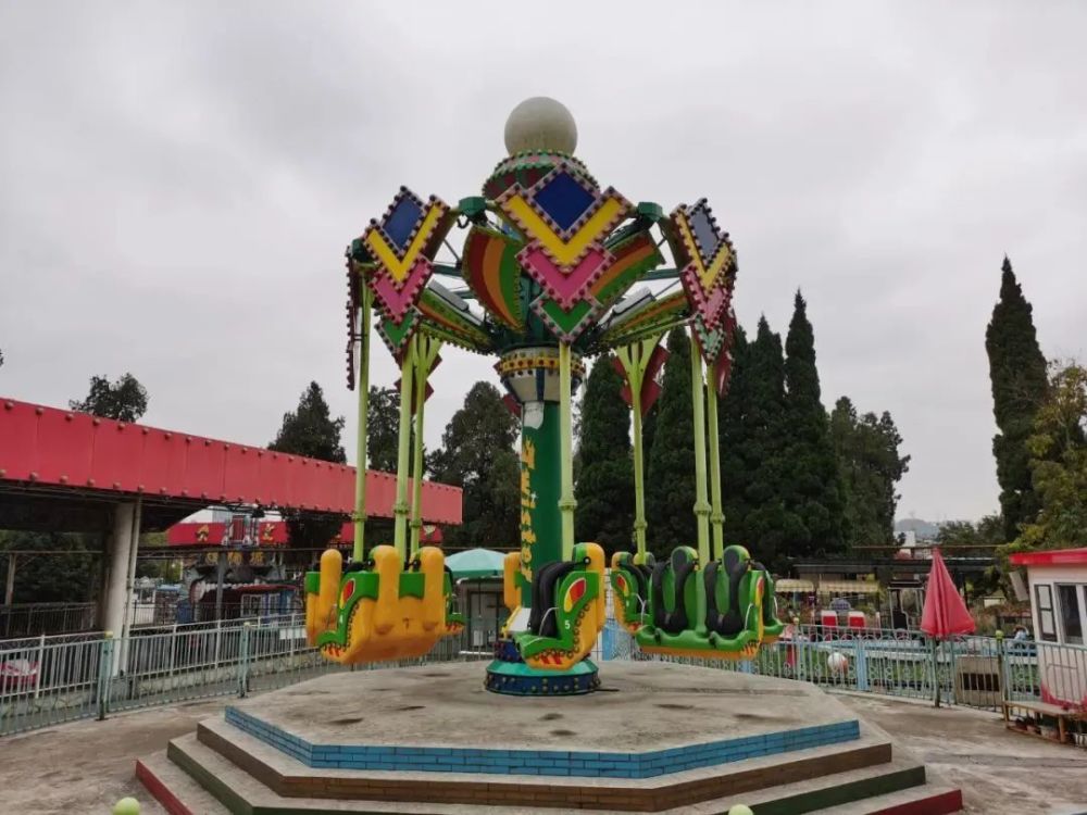 上个世纪80年代,河滨公园开设了儿童乐园,这是贵州第一个儿童游乐场所