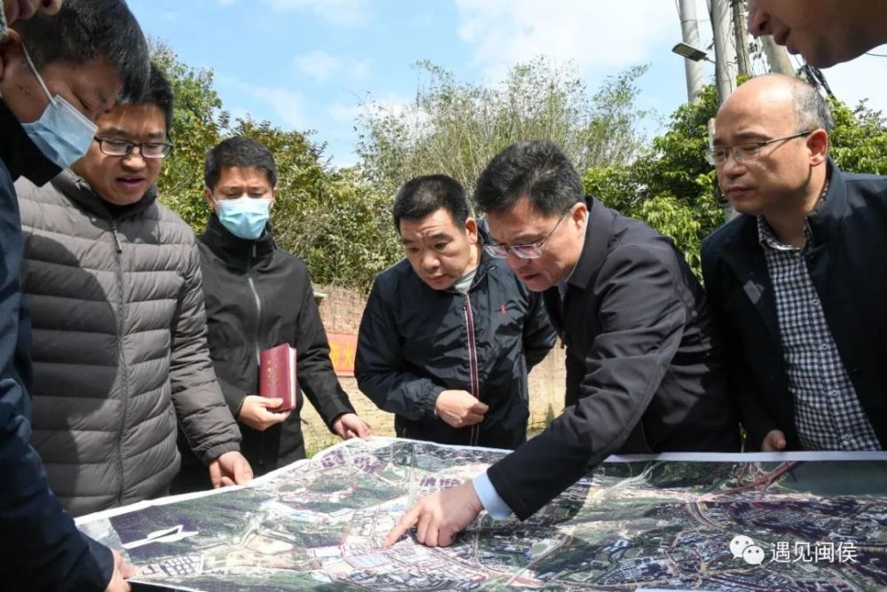 2月21日,闽侯县长王建生带领县直有关部门负责人到甘蔗街道,荆溪镇