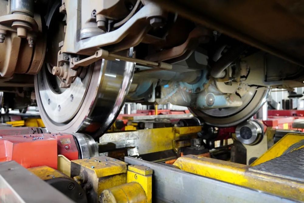 削动车组轮子的是什么刀?_腾讯新闻