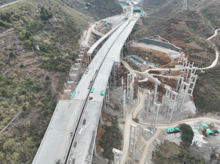 纳晴高速猴场互通项目建设完成进度超7成_腾讯新闻