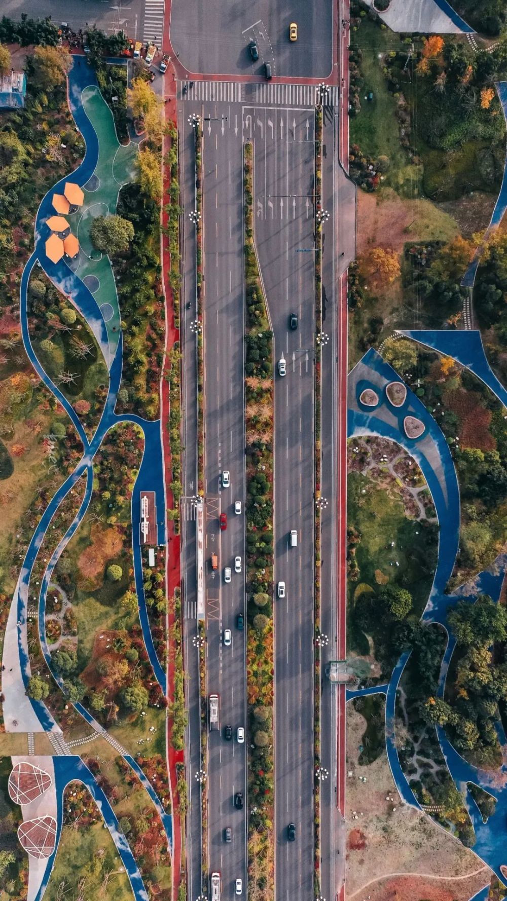 蜀龙大道走九遍