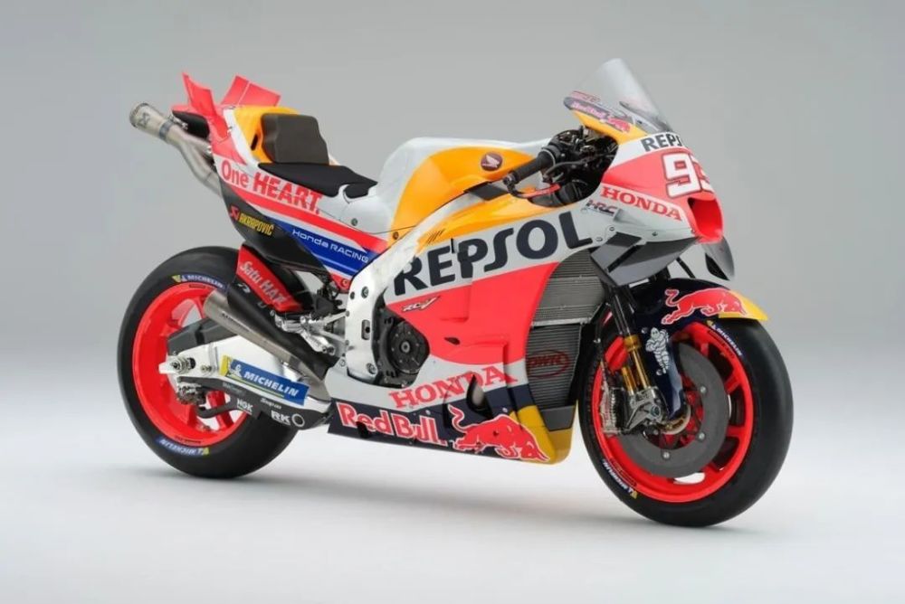 motogp 本田厂队战车rc213v正式亮相,双西班牙车手征战2023_腾讯新闻