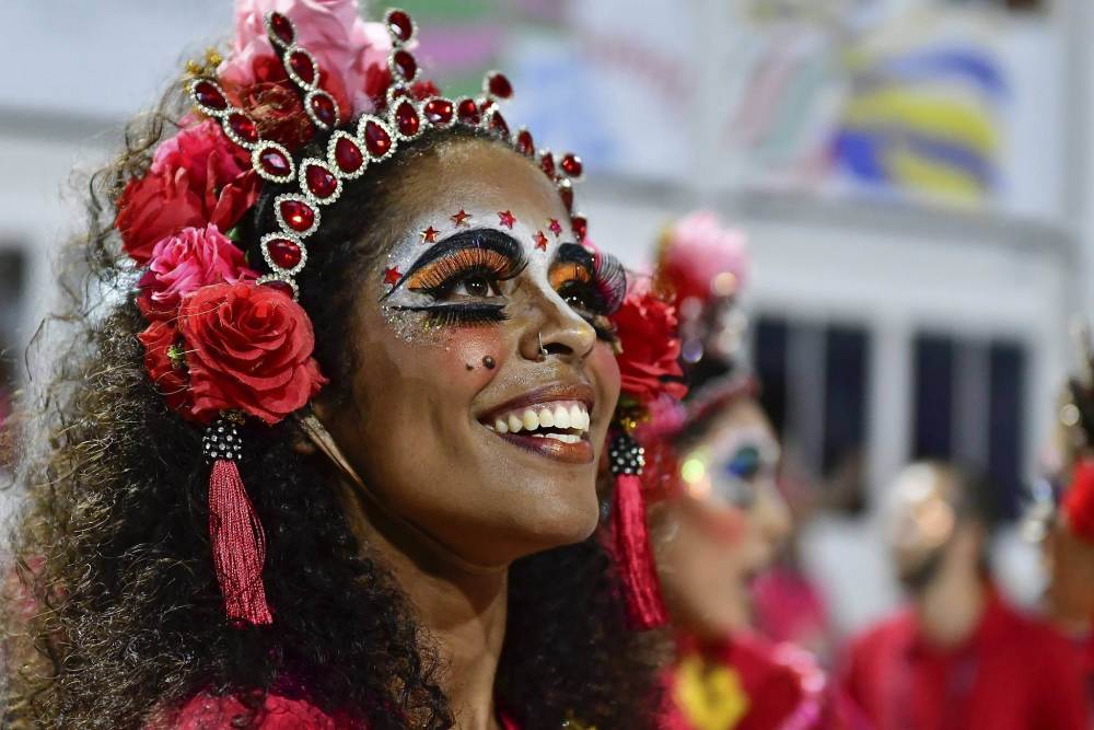 巴西里约狂欢节激情回归_腾讯新闻