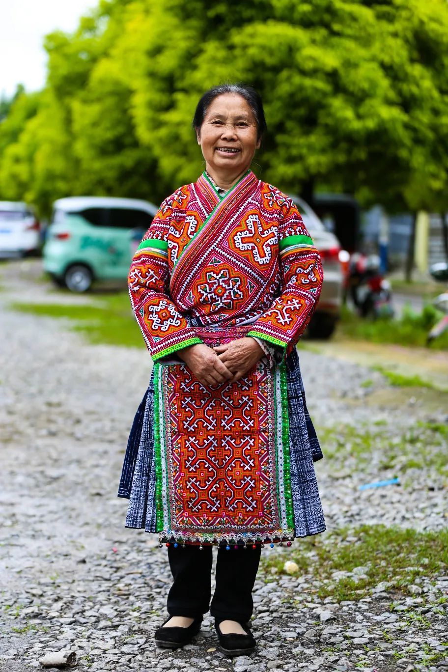 文化|黔西南州的非物质文化遗产——"四印苗"服饰和小花苗服饰制作