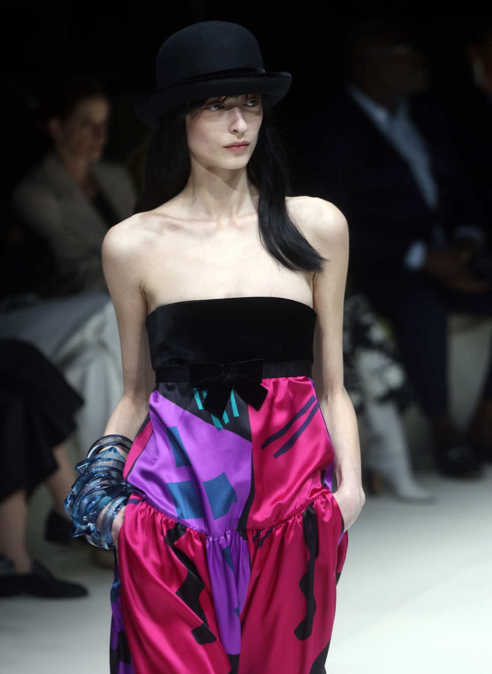 米兰时装周——安普里奥·阿玛尼品牌时装秀(3)_腾讯新闻