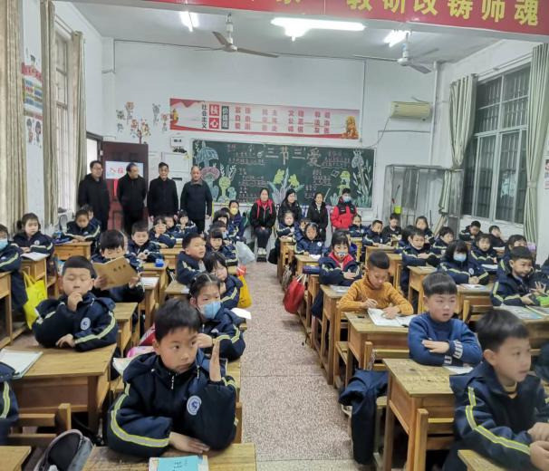 汉寿县帅孟奇中学"家校共育"助成长_腾讯新闻