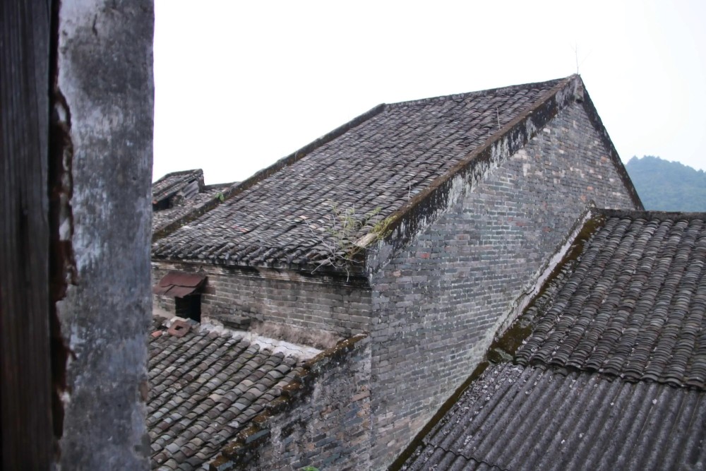 家有滴泪屋三年一场哭什么是滴泪屋有什么不利的影响