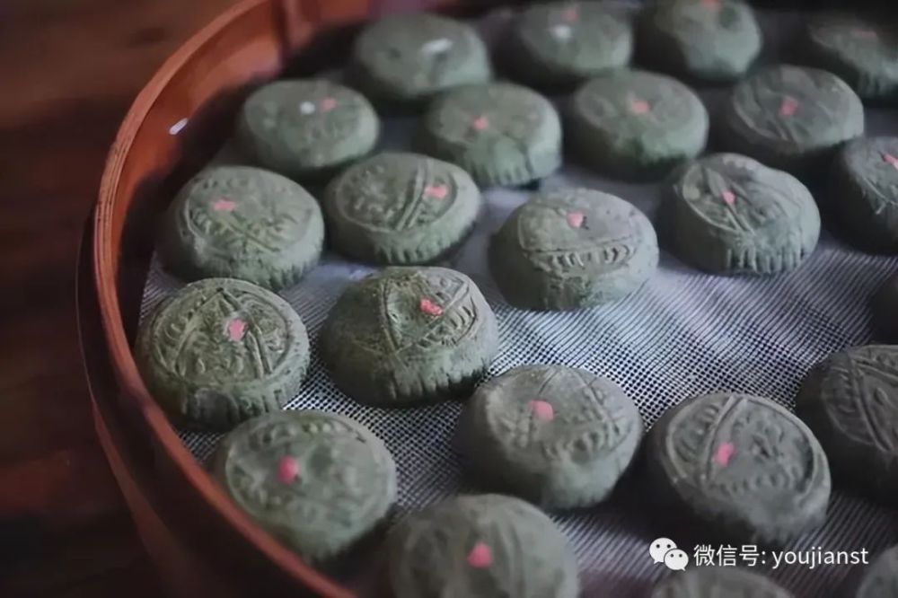杭州这5家老字号青团,靠排队才能买到,家家都是网红店