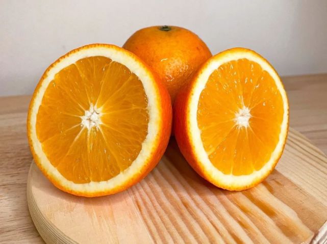 汁水充盈,橙香四溢,挂果保鲜时间长的长叶香橙