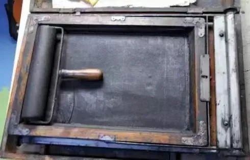 铁笔蜡纸油印机,那时候试卷总带着油墨香……丨旧物件小辰光_腾讯新闻