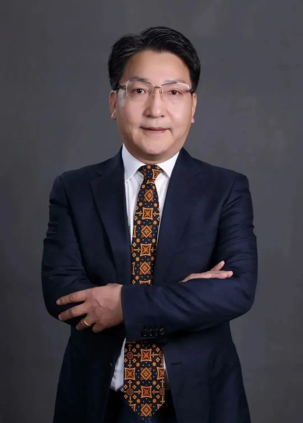 了新当选院士名单,兴化籍研究员房桂干经严格的学术评审与遴选程序