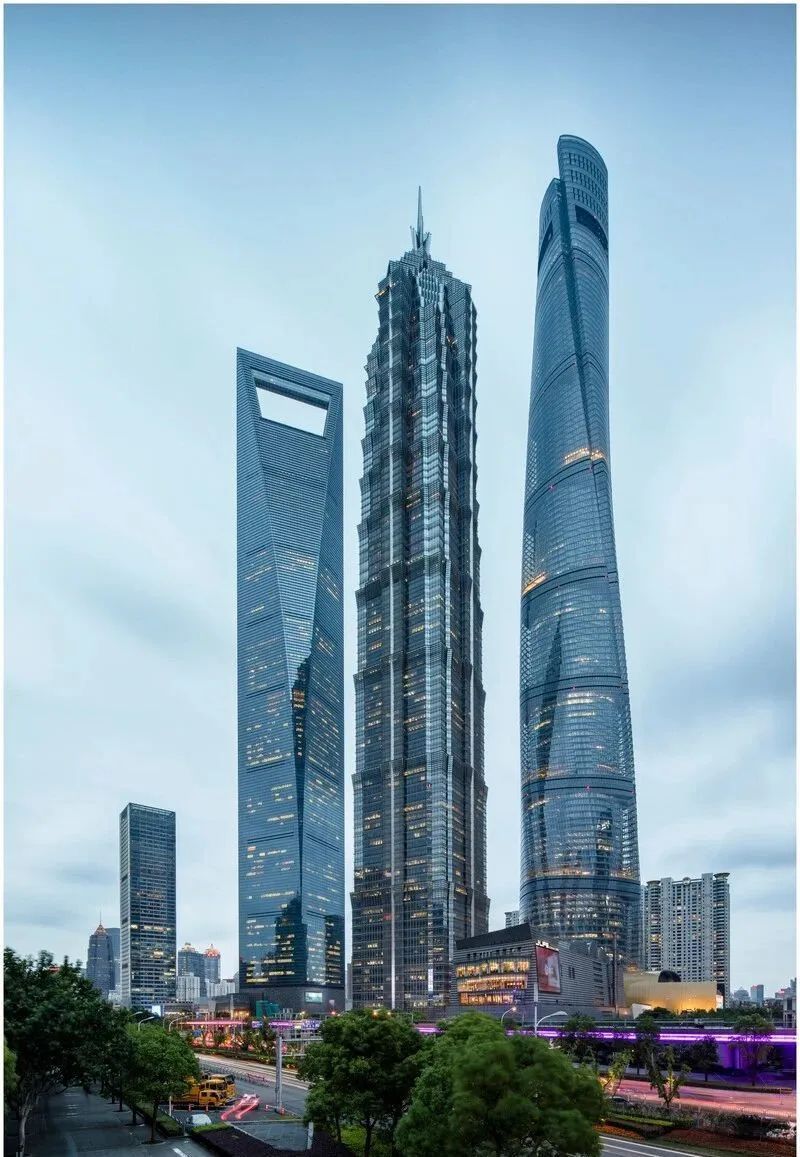 比如"厨房三件套"指的是"开瓶器"上海环球金融中心","打蛋器"上海中心
