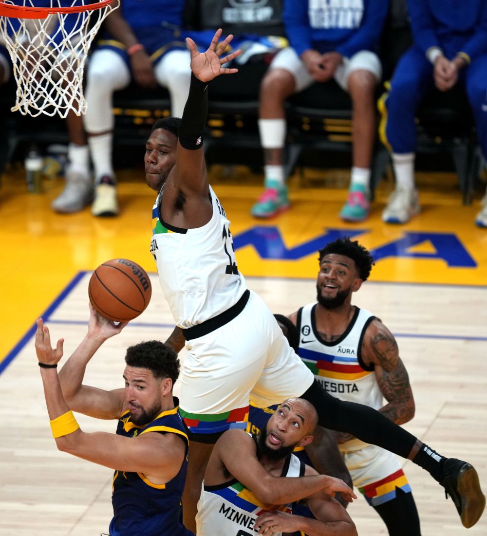 (体育)篮球——nba常规赛:勇士胜森林狼_腾讯新闻