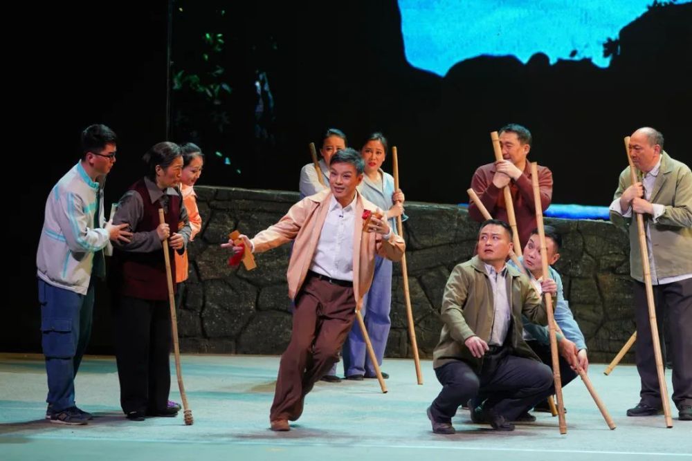 豫剧现代戏重渡沟在哈密上演