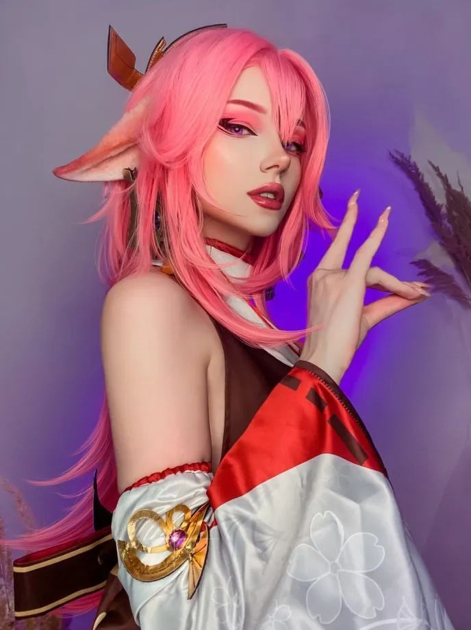 俄妹cos《原神》八重神子 裸足狐狸媚眼如丝_腾讯新闻