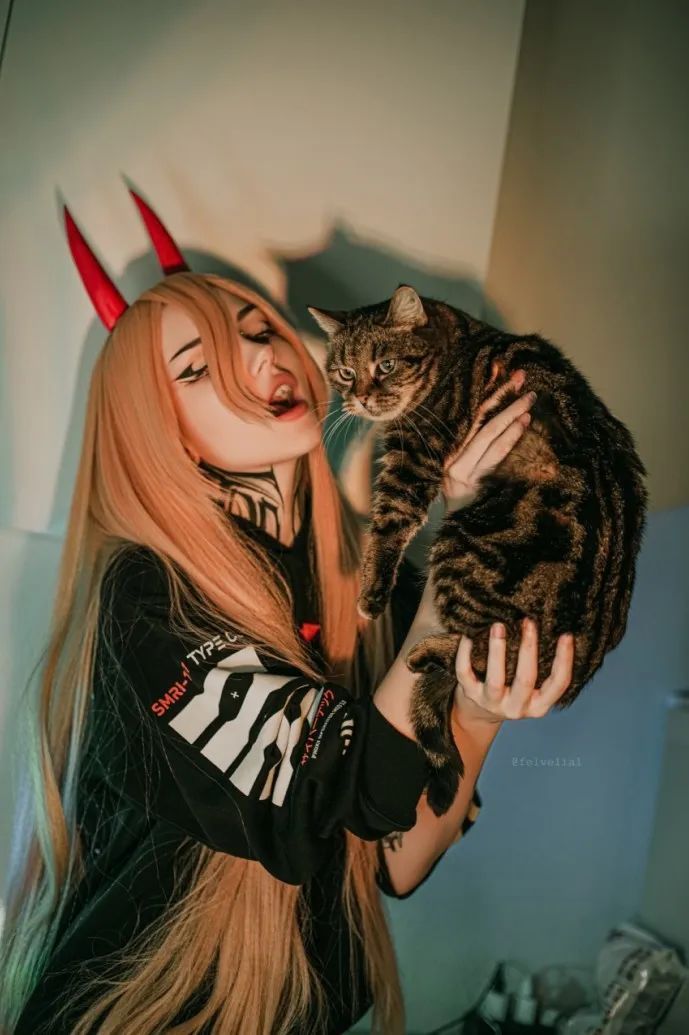 俄妹cos《原神》八重神子 裸足狐狸媚眼如丝_腾讯新闻