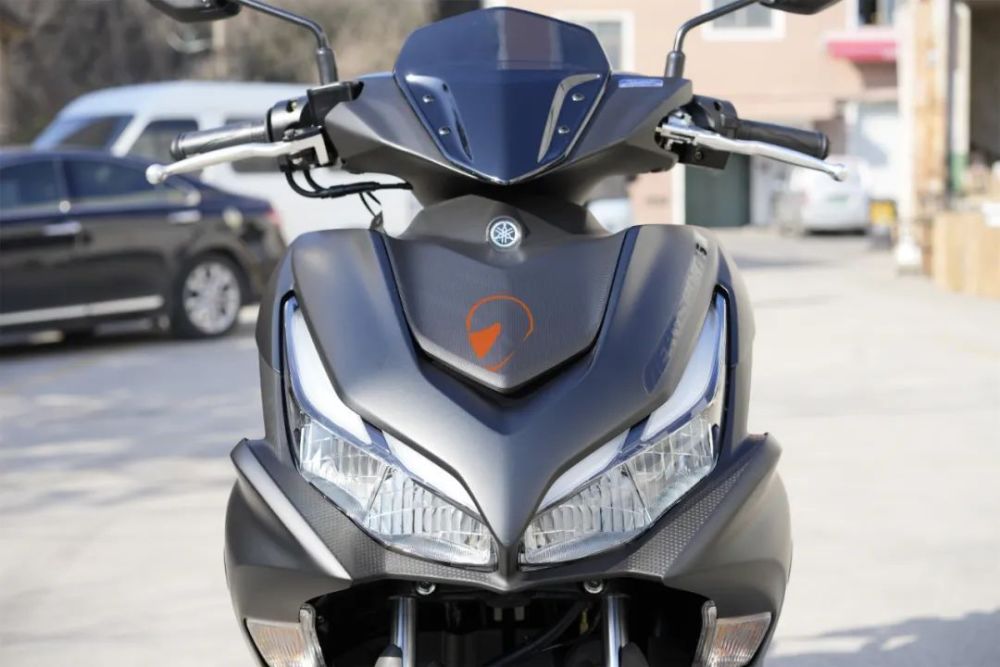 25800元,雅马哈战斗踏板aerosports x 155 静态展示_腾讯新闻