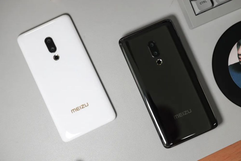 怀旧魅族zero世界第一款全无孔手机可惜无法量产