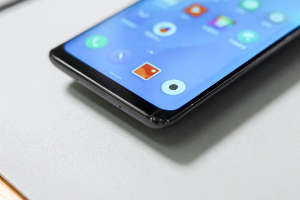 【怀旧】魅族 zero,世界第一款全无孔手机,可惜无法量产…_腾讯新闻