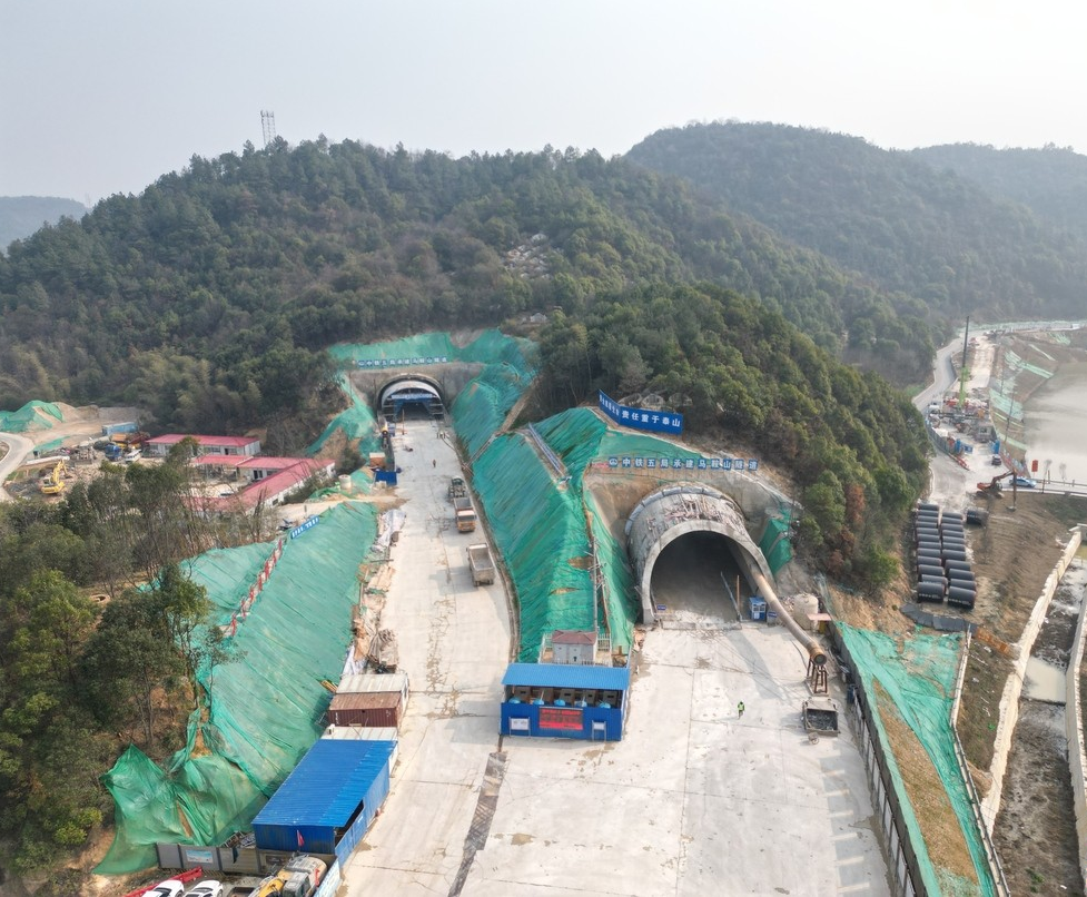 铺筑通途大道,助力新区腾飞——中铁五局梅浦联络线项目建设纪实