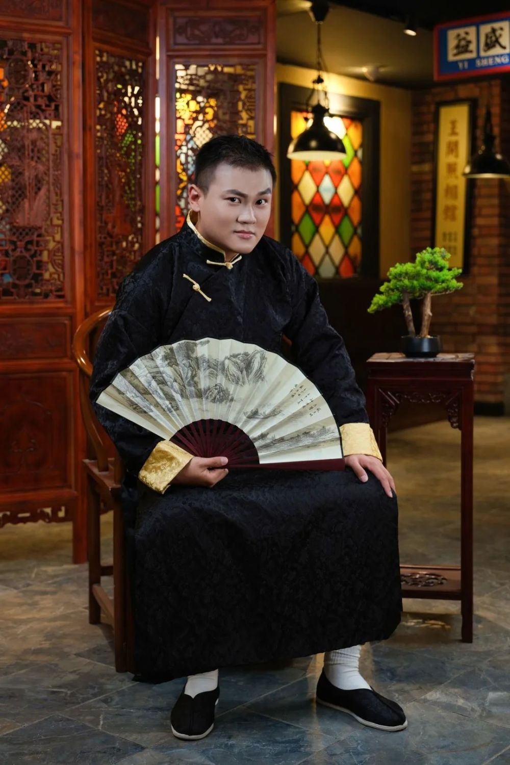 扮演者:雷昊垚美智子扮演者:李文李再兴扮演者:耿建华周景文扮演者