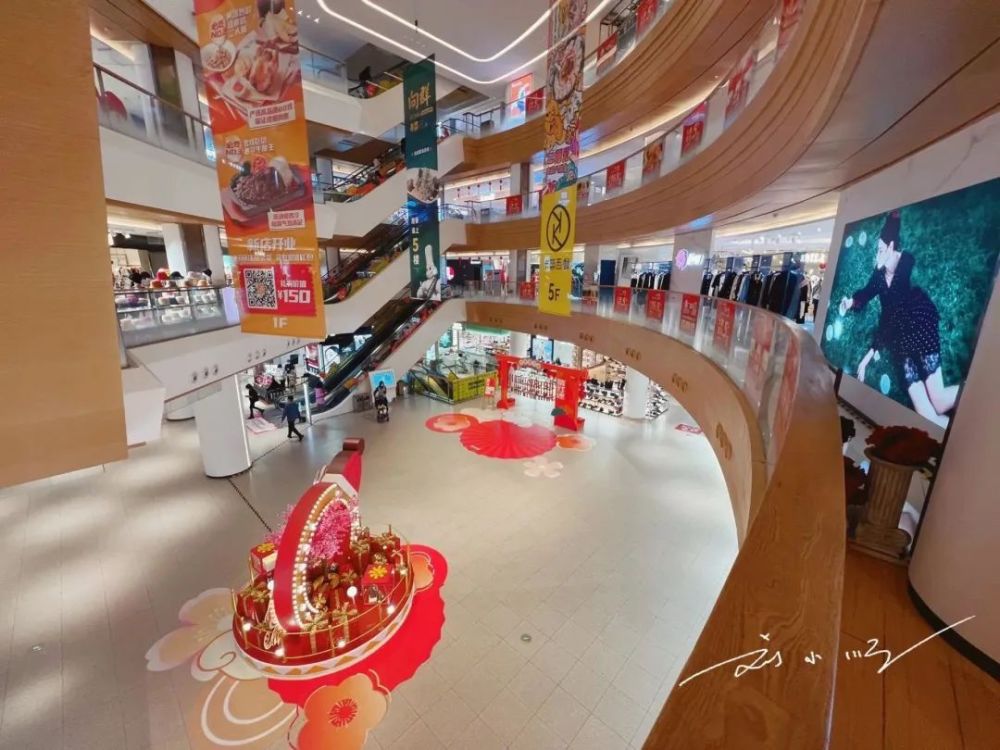 因此,我们觉得,"城光荟"的地理位置这么优越,外面的