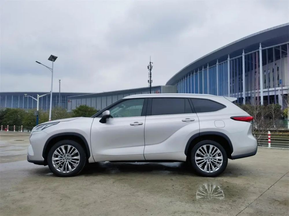 陪你去有风的地方试驾汉兰达380t移动生活家