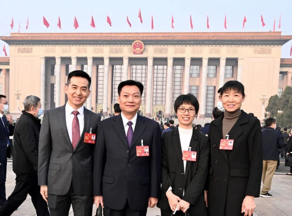 连线北京|河源全国人大代表热议政府工作报告_腾讯新闻