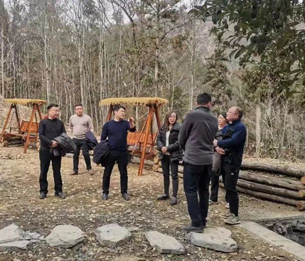 北屏乡3月3日,龙田乡党委书记高超陪同城口乡村振兴合作项目组实地