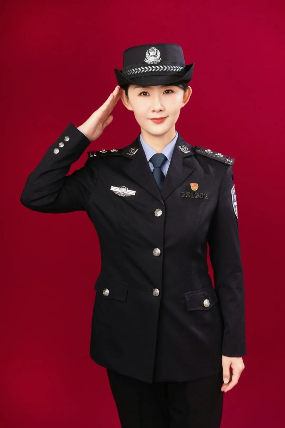 移民管理警察带你重读《雷锋日记》_腾讯新闻