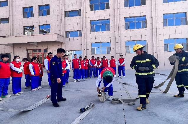 金川县高级中学图片