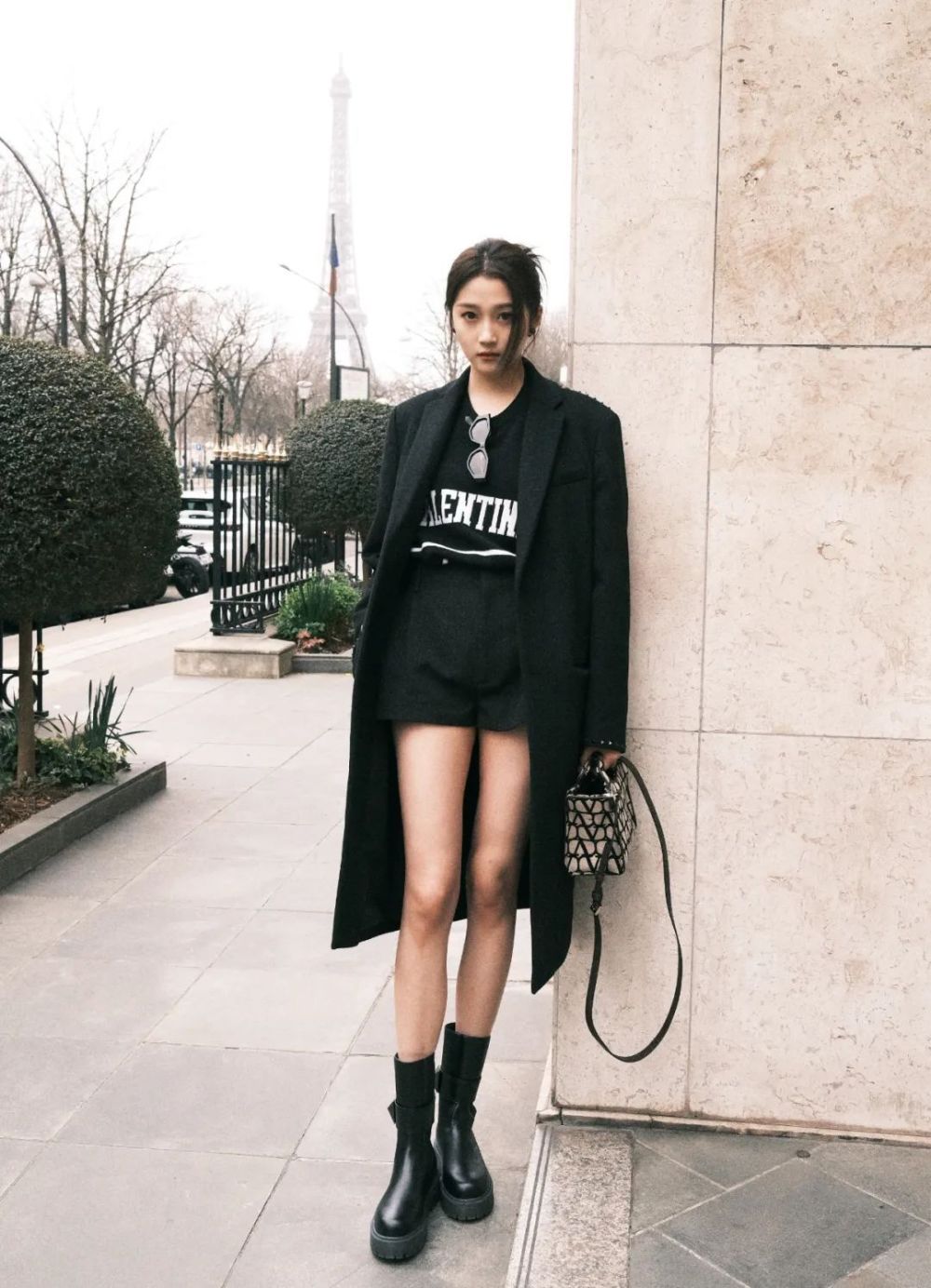 想要买一条领带,必须是valentino black tie_腾讯新闻