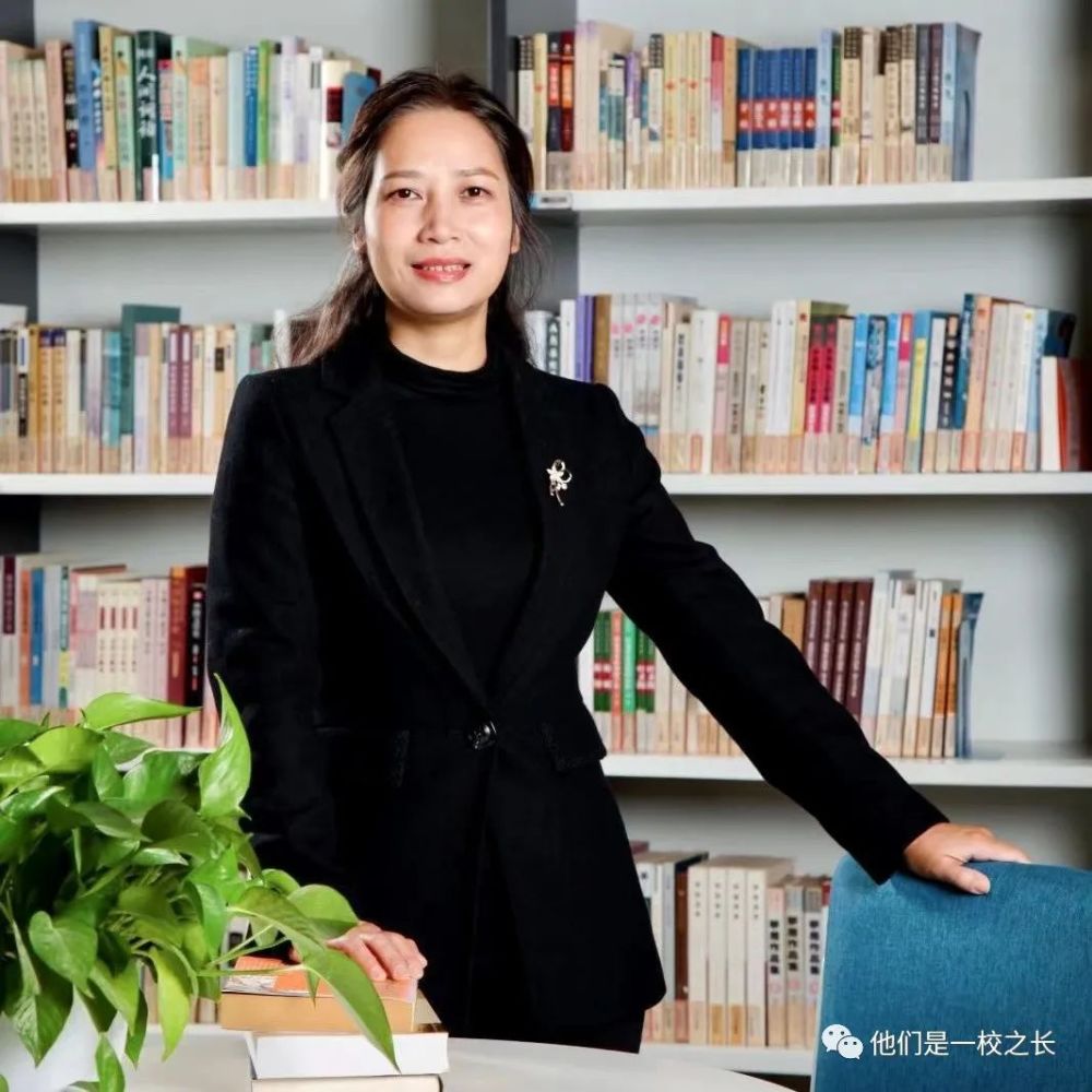 上海市卢湾高级中学校长何莉:今天的教育里藏着学生的未来_腾讯新闻