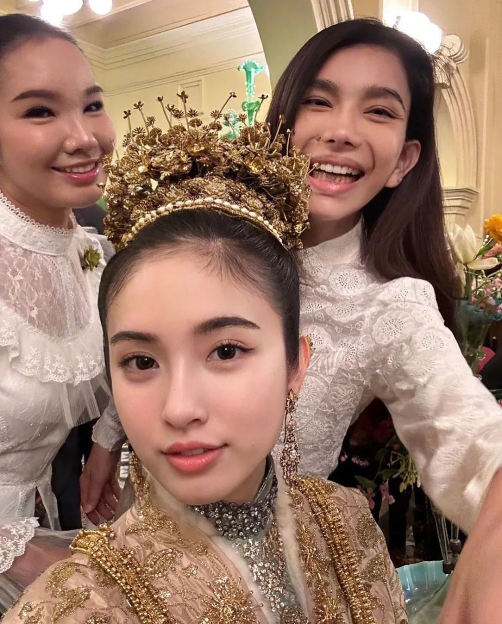 泰国最美变性女星嫁入豪门