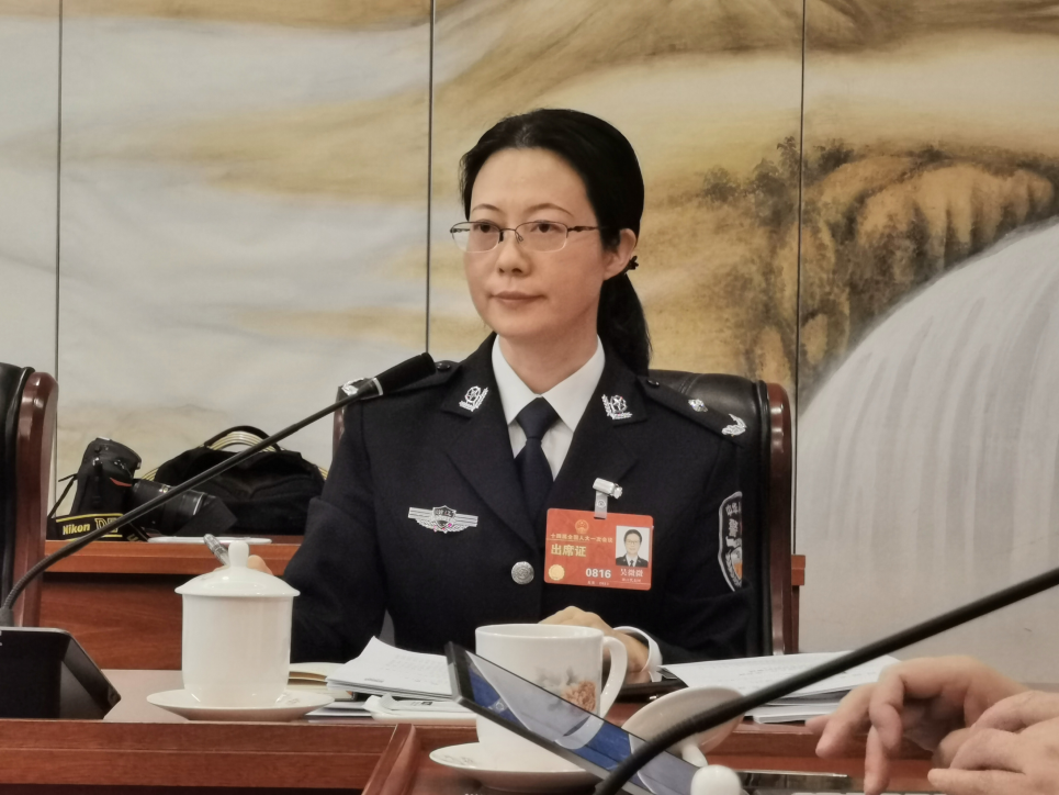 代表手记|吴微微:守住群众"钱袋子",暖好民警身与心_腾讯新闻