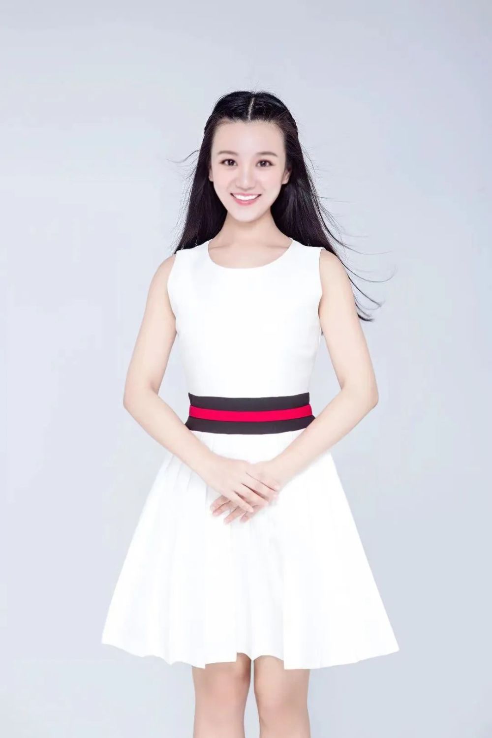 主持人:甜心姐姐资深少儿节目主持人,先后主持《快乐宝贝总动员》《小