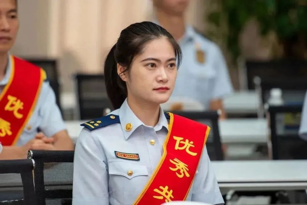 四川消防两名女干部被授予"四川省三八红旗手"称号!_腾讯新闻