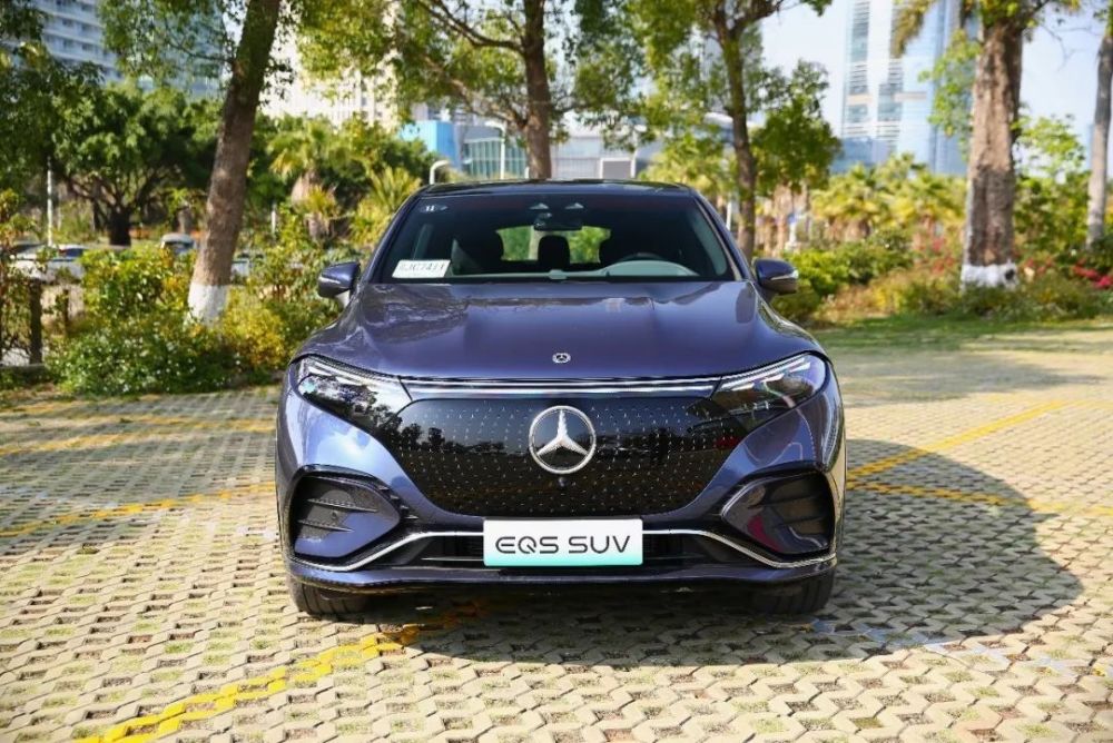用科技诠释豪华试驾奔驰eqs纯电suv