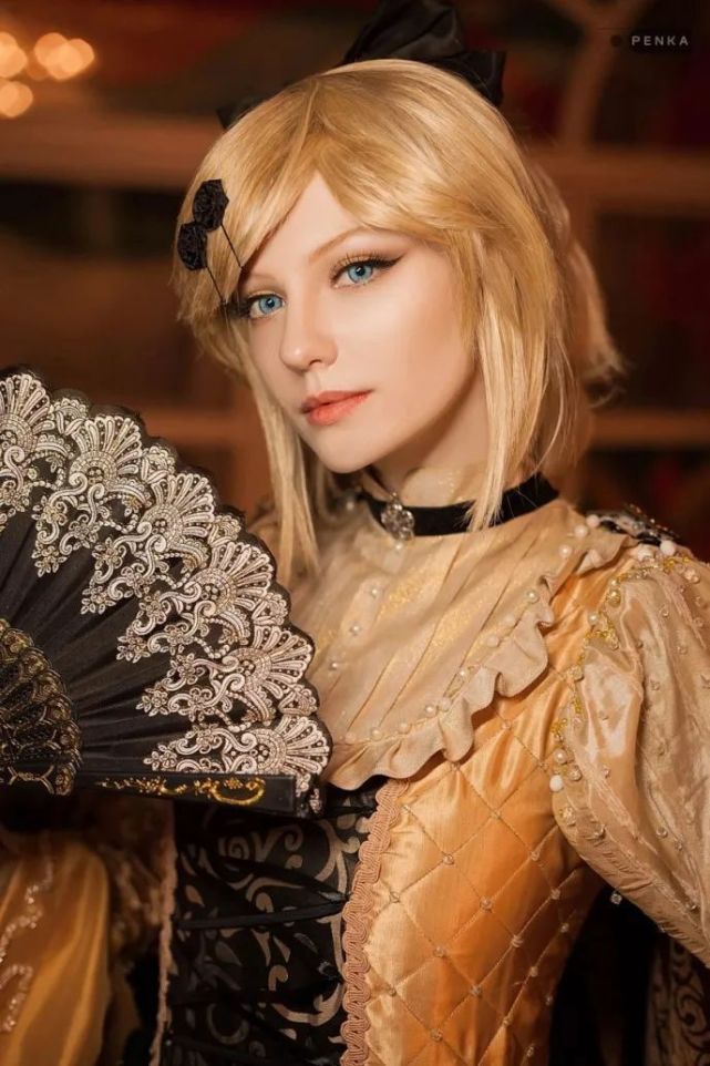 俄妹cos《巫师3》希里 颜值精致身材性感