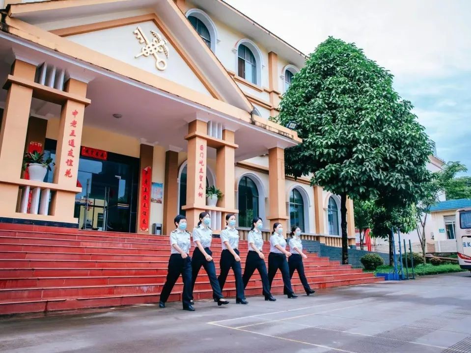 【榜样的力量】全国三八红旗集体:中华人民共和国勐腊海关综合保障科