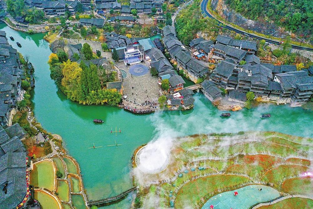 "家住遵义市播州区乌江镇的鲁晓芸回忆,污染严重时,乌江镇河段整个江