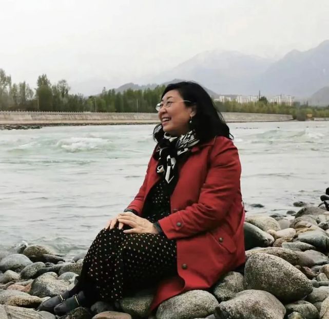 文章来源 | 光明社教育家(id:jyjzzwx)文 | 黄硕北京大学教授王蓉,是