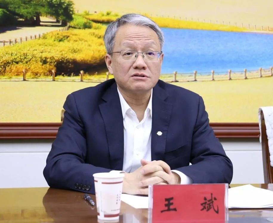 王斌,王小军,张建文在会上介绍了中国电建集团相关情况,并对酒泉市委