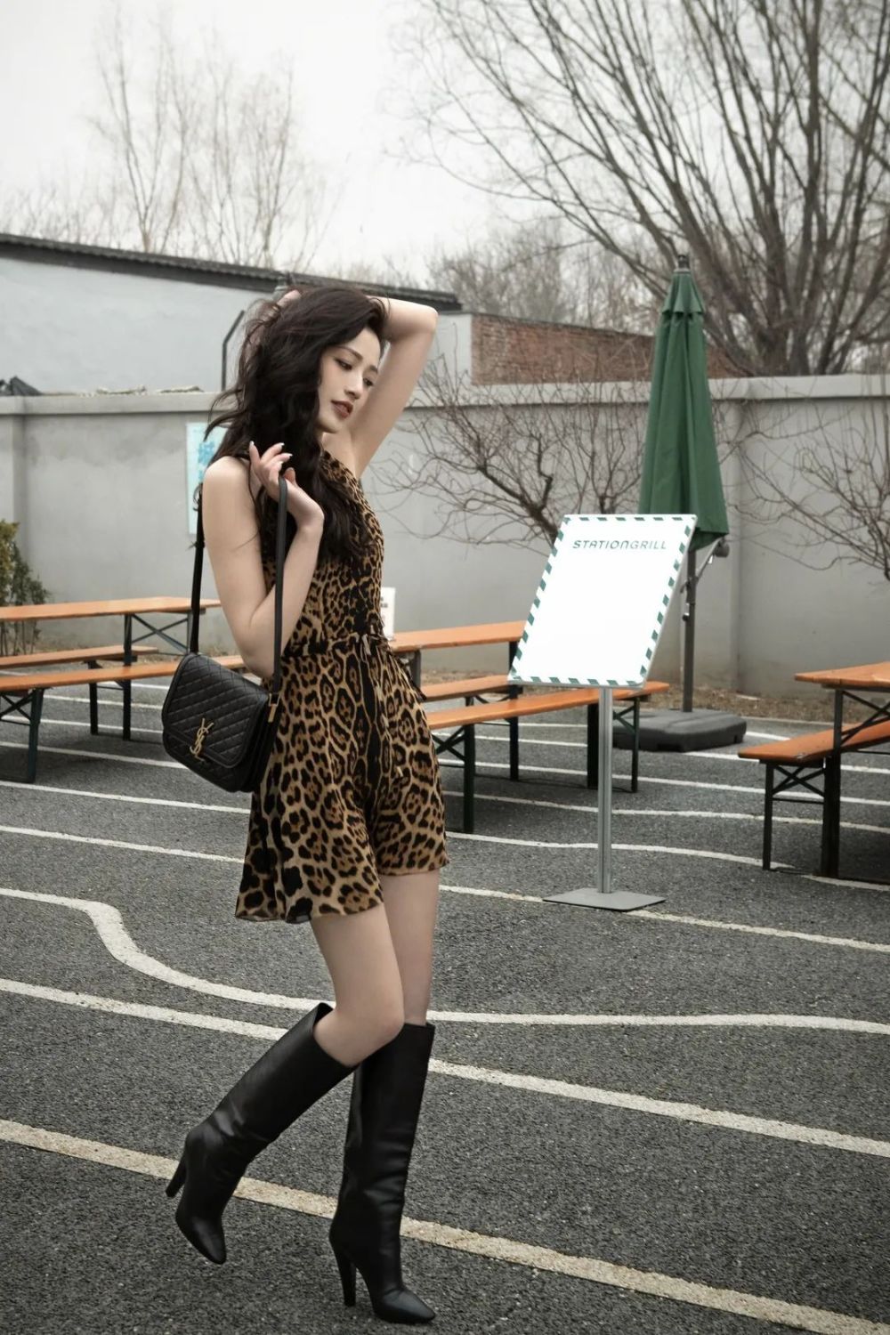 王秀竹演绎ysl圣罗兰无畏优雅风范