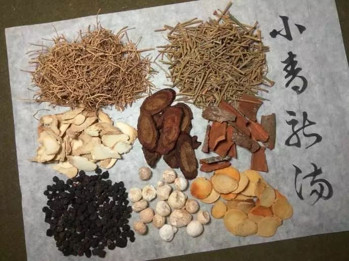 中成藥-小青龍顆粒(風寒水飲,惡寒發熱,無汗,喘咳痰稀)_騰訊新聞